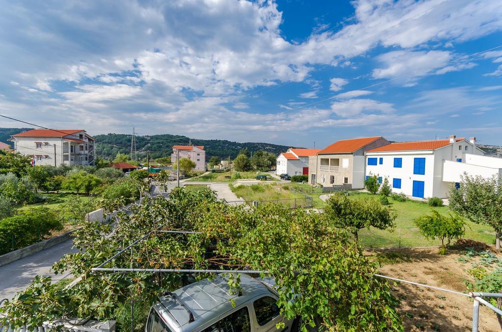Apartment Branko Lopar Exterior foto